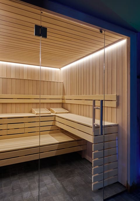 Sauna, steam room, sports massages, massages