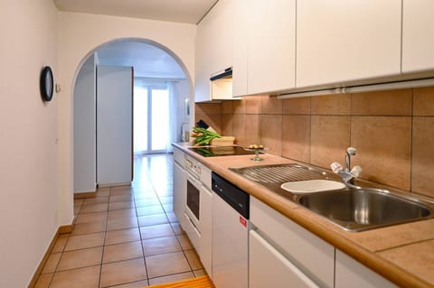 Apartment, 1 Bedroom, Balcony, City View | Interior