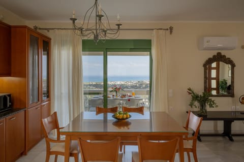 Villa | 4 bedrooms, soundproofing