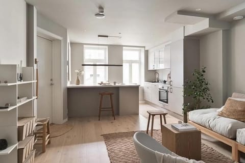 Apartment, Non Smoking, Kitchen | 3 bedrooms, blackout drapes, free WiFi