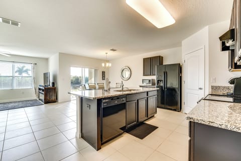 House (4 Bedrooms) | Interior