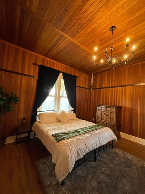 Luxury Double Room, 1 King Bed, Garden View, Ground Floor | Free WiFi