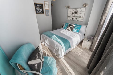 Iron/ironing board, free WiFi