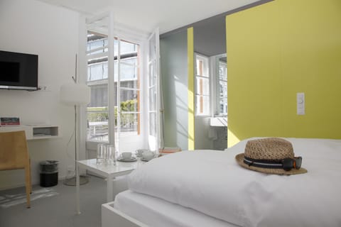 Double Room Single Use (Medium Inn (South)) | Hypo-allergenic bedding, in-room safe, desk, free WiFi