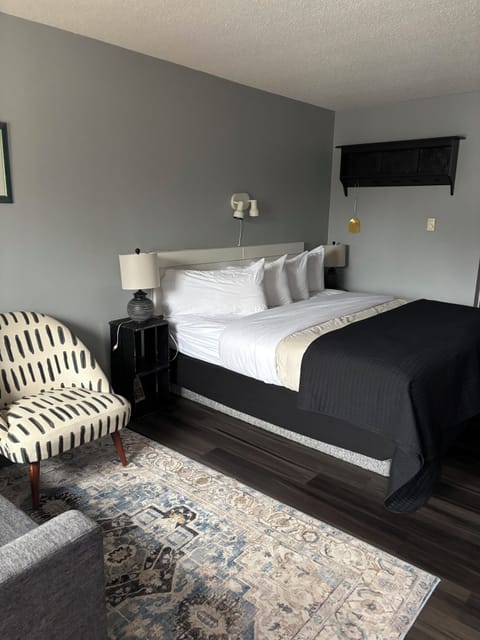 Basic Double Room, Patio | Desk, laptop workspace, blackout drapes, iron/ironing board