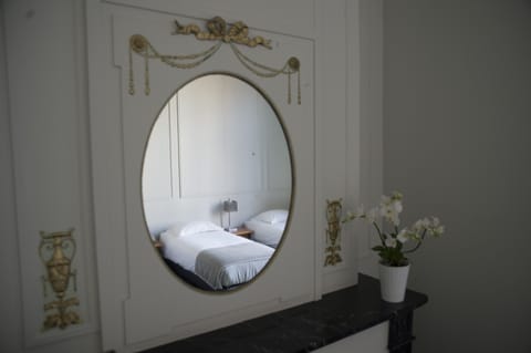 Standard Twin Room | In-room safe, individually decorated, desk, soundproofing