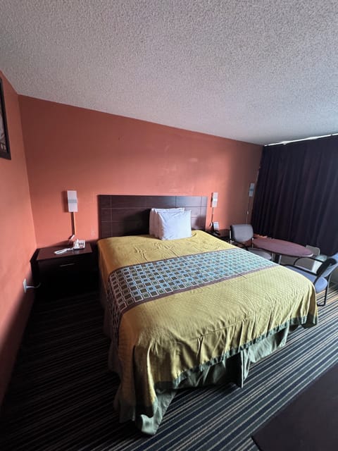 Iron/ironing board, free WiFi