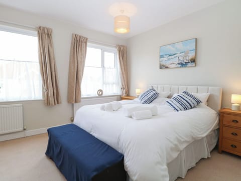 5 bedrooms, individually decorated, individually furnished, free WiFi