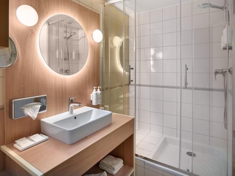 Standard Room | Bathroom | Eco-friendly toiletries, hair dryer, towels, soap