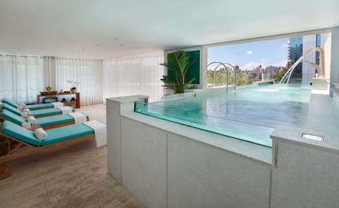 Couples treatment rooms, hot tub, steam room, Turkish bath