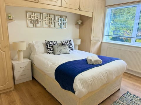 House | 3 bedrooms, iron/ironing board, free WiFi, bed sheets