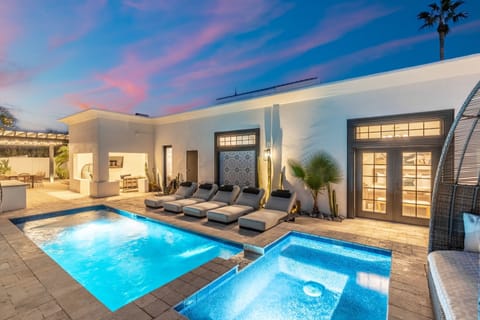 House | 4 bedrooms, desk, Internet