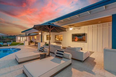 House | 5 bedrooms, high-speed internet