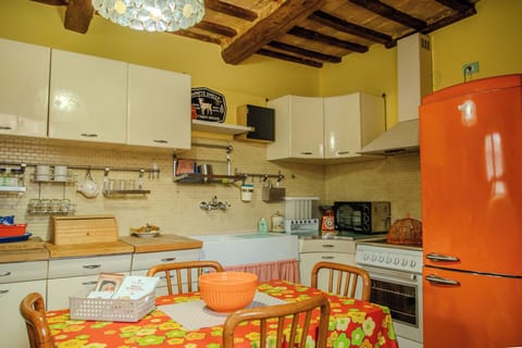 Apartment, Balcony | Private kitchen | Coffee/tea maker, electric kettle