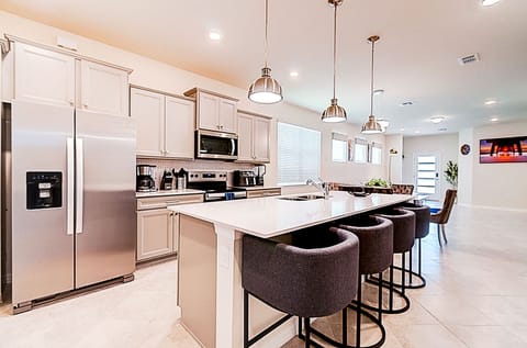 House | 5 bedrooms, Internet