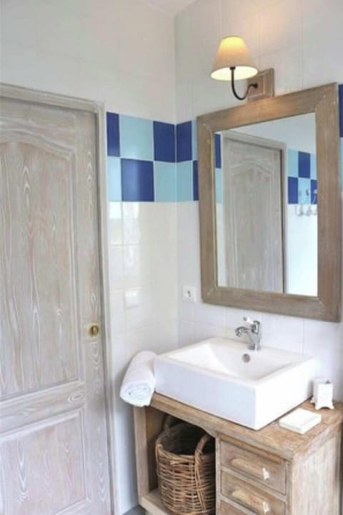 Family Suite | Bathroom