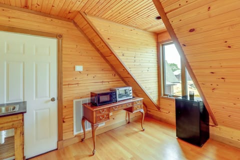 House (5 Bedrooms) | Interior