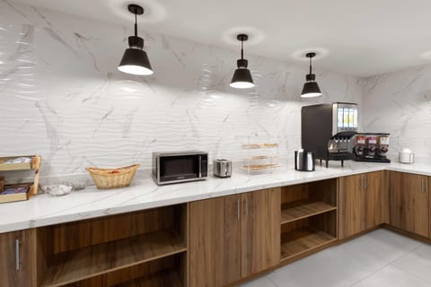 Free daily full breakfast