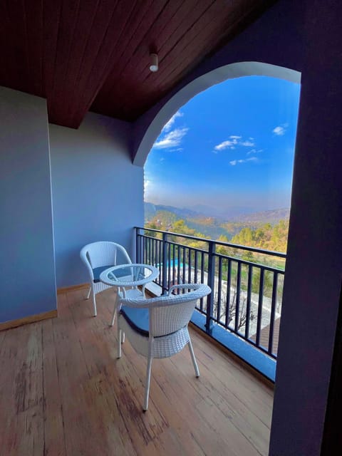 Executive Suite, 1 King Bed, Bathtub, Valley View (Separate Living Room) | View from room