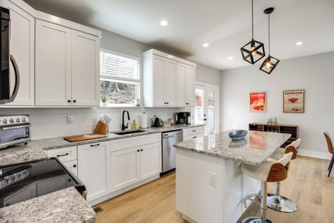 House (3 Bedrooms) | Interior