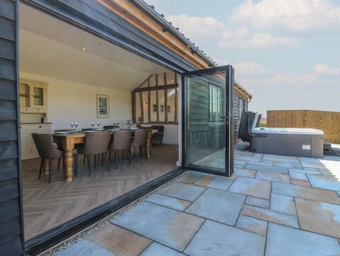 Cottage | Outdoor dining