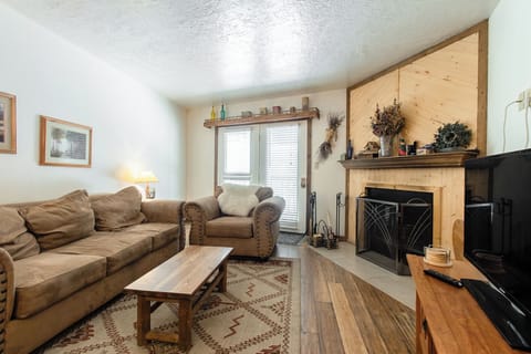 Comfort Room | Living area