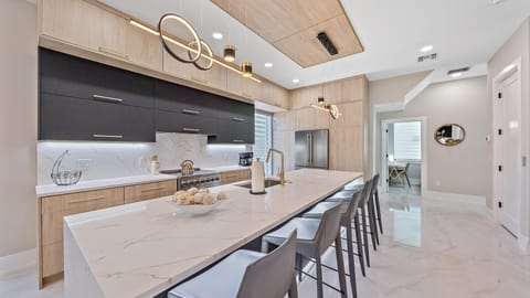 Townhome, 3 Bedrooms | Private kitchen | Fridge, oven, coffee/tea maker, toaster