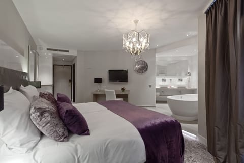 Minibar, in-room safe, desk, blackout drapes