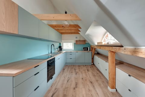 Classic Villa, Balcony, Garden View | Private kitchen | Electric kettle, toaster