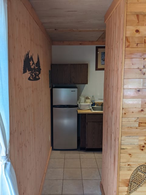 Duplex, 2 Queen Beds, Balcony, Mountain View | Private kitchen | Fridge, microwave, coffee/tea maker