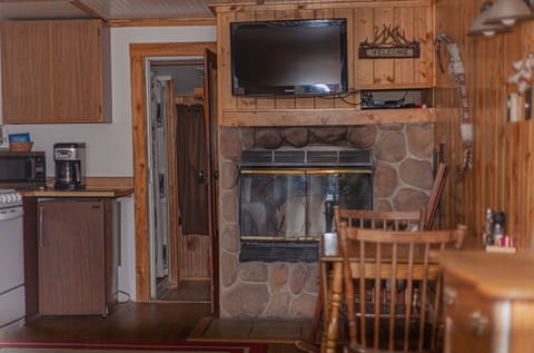 Basic Cottage, 1 Queen Bed | Individually decorated, individually furnished, free WiFi, bed sheets