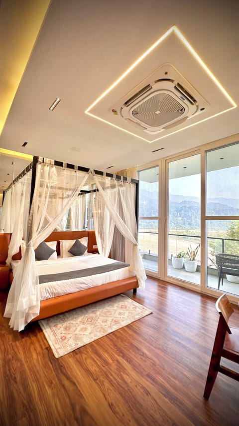 Premier Suite, 1 Double Bed, River View | Soundproofing, free WiFi, bed sheets