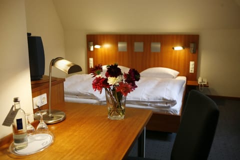 Laptop workspace, iron/ironing board, travel crib, free WiFi