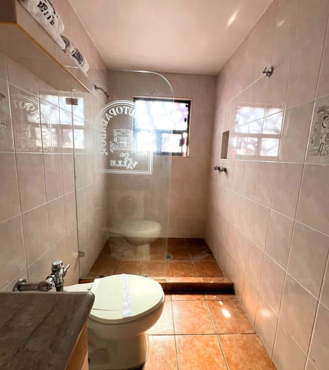 Standard Room | Bathroom | Shower, free toiletries, towels