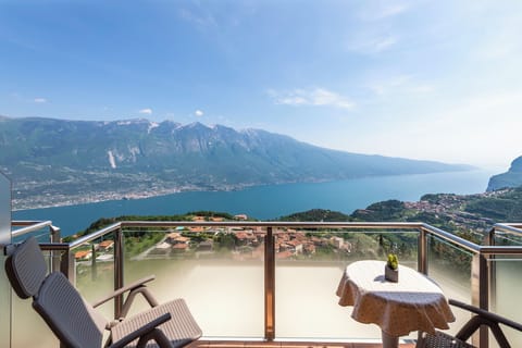Premium Room, Balcony, Lake View | In-room safe, free WiFi, bed sheets