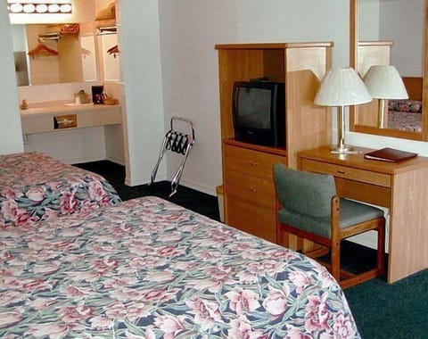 Blackout drapes, cribs/infant beds, rollaway beds, free WiFi