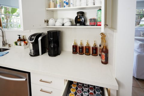 House | 5 bedrooms, desk