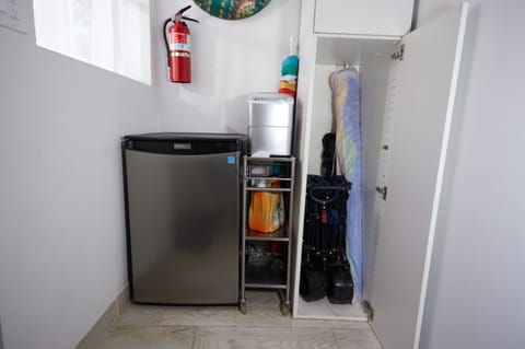 House | 5 bedrooms, desk