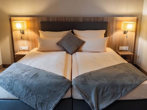 Double Room | Hypo-allergenic bedding, in-room safe, desk, laptop workspace