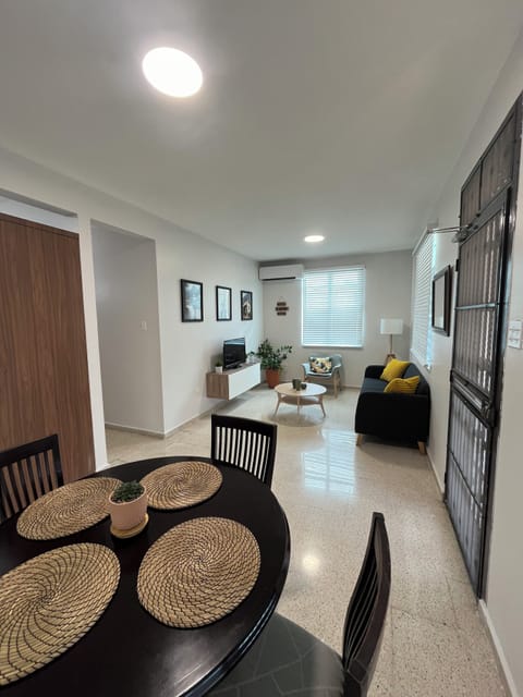 Comfort House, 3 Bedrooms, Kitchen | In-room dining