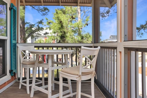 House, Multiple Beds (The Peaceful Pelican) | Outdoor dining