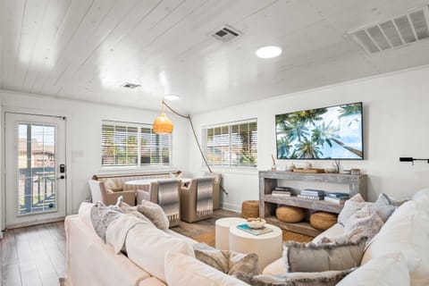 House, Multiple Beds, Pool Access, Pool View (Coasta Rita) | Living area | 55-inch flat-screen TV with digital channels