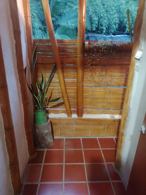 Basic Twin Room, Courtyard View | Living area