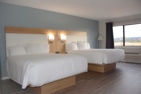 Double Room, 2 Queen Beds | Desk, iron/ironing board, rollaway beds, free WiFi