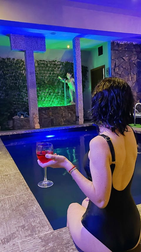 Sauna, hot tub, steam room, massages