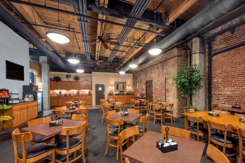 Daily full breakfast for a fee