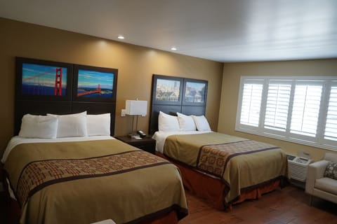 Hypo-allergenic bedding, iron/ironing board, rollaway beds, free WiFi