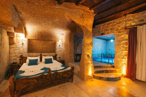 Traditional Room, Private Pool | Premium bedding, free cribs/infant beds, rollaway beds, free WiFi