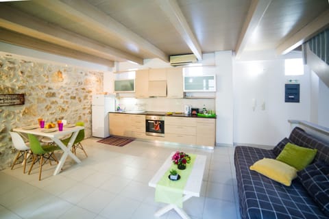 Superior Duplex, Balcony (Maisonette) | Desk, soundproofing, iron/ironing board, free WiFi