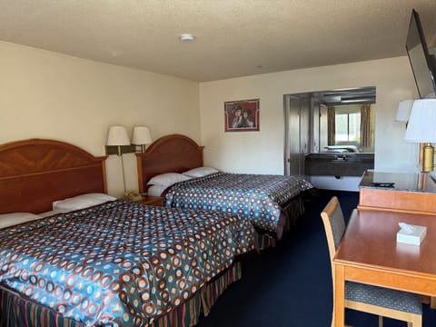 Bathtub, towels, soap, shampoo